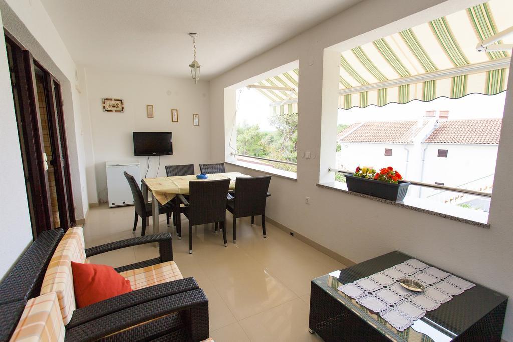 Apartman Kondic Omišalj Pokój zdjęcie