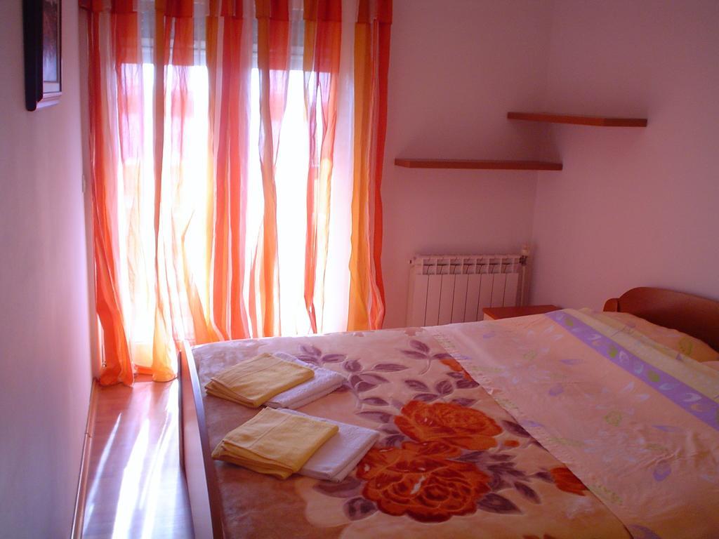 Apartman Kondic Omišalj Pokój zdjęcie